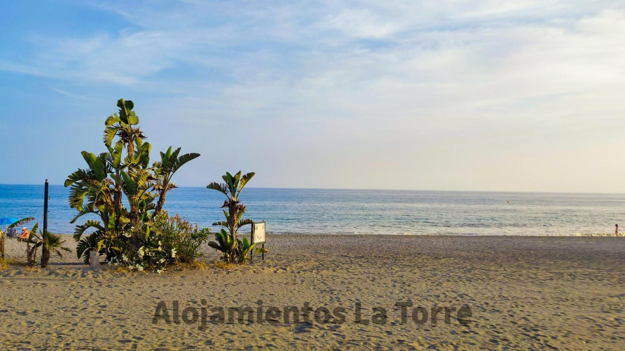 Laguna Beach Premium - Alojamientos La Torre Торрокс-Коста Экстерьер фото